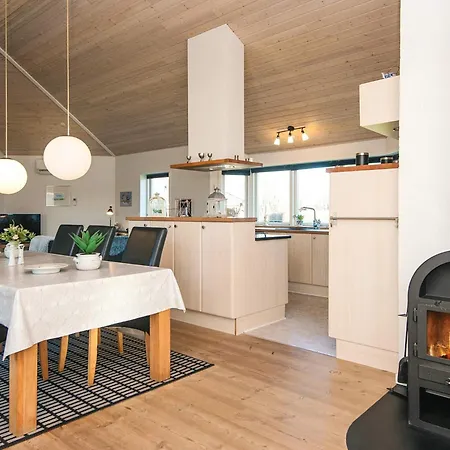 8 Person In Tatil Evi